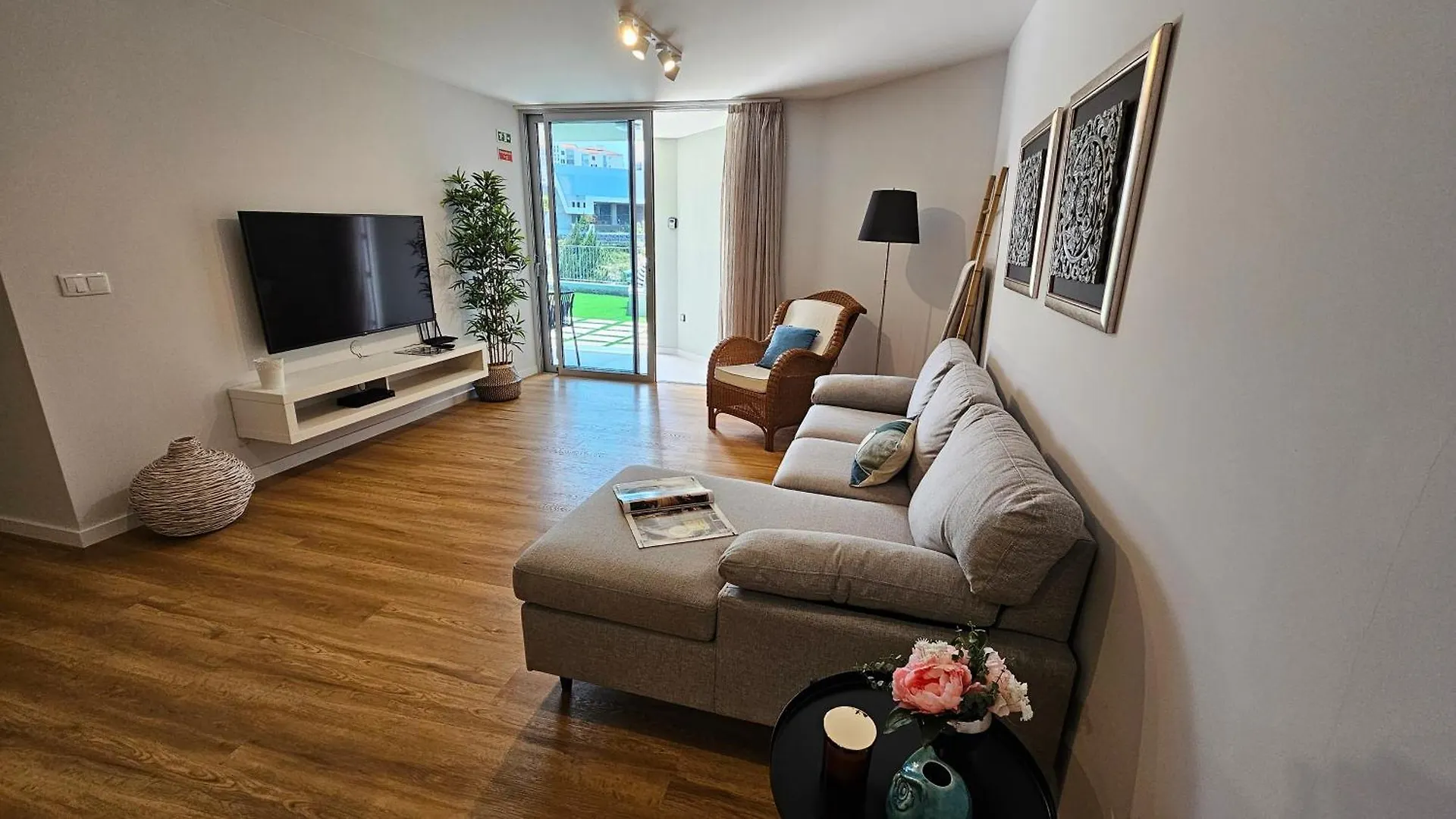 פונשל Magnolia Residence